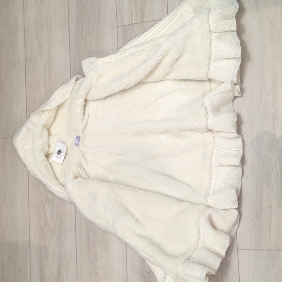 SOLD-Axes Femme Cape - Picture 6 of 15